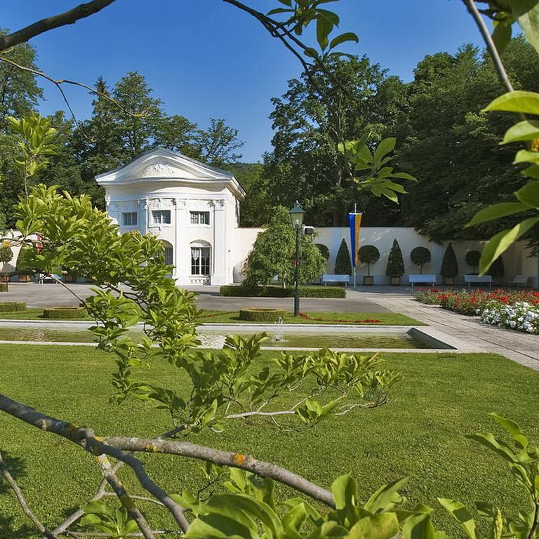 Hotel-Gasthof Martinek Baden Exterior photo